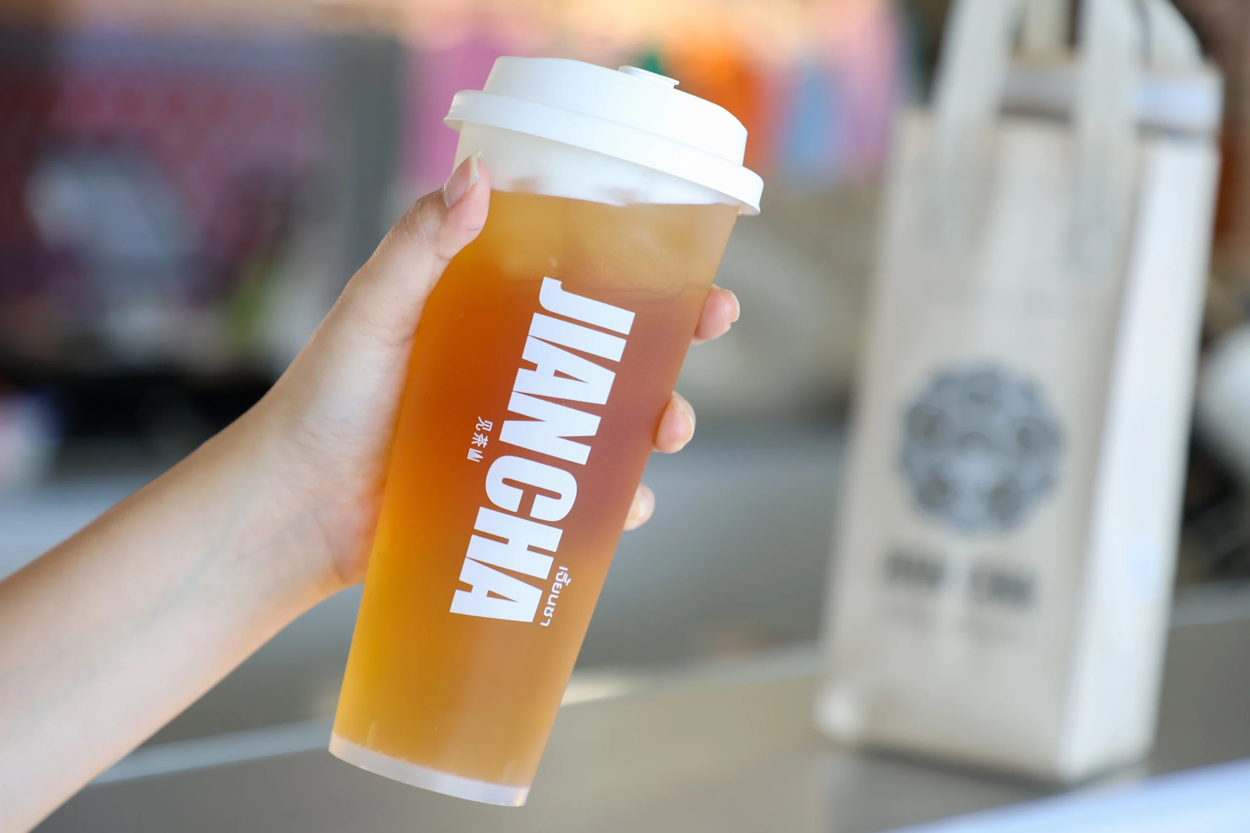 เมกาบางนา ส่งแคมเปญสดชื่นรับซัมเมอร์ “MEGA TROPICAL MOMENTS”แลกรับฟรี! เมนูชิกเนเจอร์เครื่องดื่มผลไม้จาก 12 ร้านดังวันนี้ – 30 เม.ย. 68 ที่ศูนย์การค้าเมกาบางนา