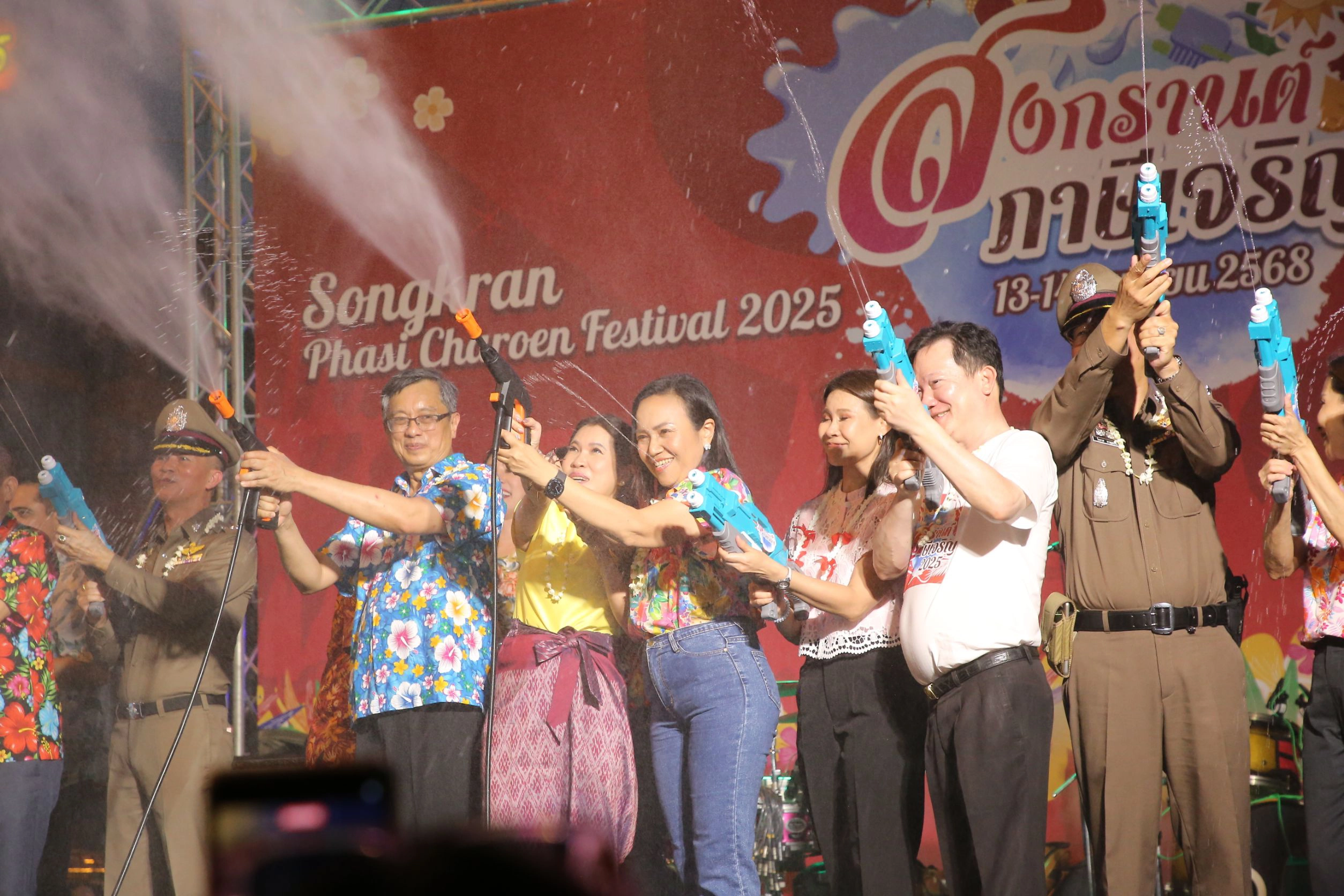 ททท. ผนึกกำลังเขตภาษีเจริญ เปิดตัว “สงกรานต์ภาษีเจริญ 2568”ยิ่งใหญ่ครั้งแรกบนถนนพุทธมณฑลสาย 1ผลักดัน Soft Power ท้องถิ่น สืบสานวัฒนธรรมไทย กระตุ้นเศรษฐกิจชุมชน