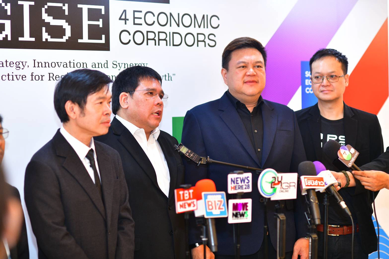 สำนักงานปลัดกระทรวงฯ อว. รวมพลังอุทยานวิทยาศาสตร์ภูมิภาคเดินหน้าพัฒนาพื้นที่ระเบียงเศรษฐกิจพิเศษ 4 ภาคตามแผน ววน.ประเทศปี        2566 – 2570