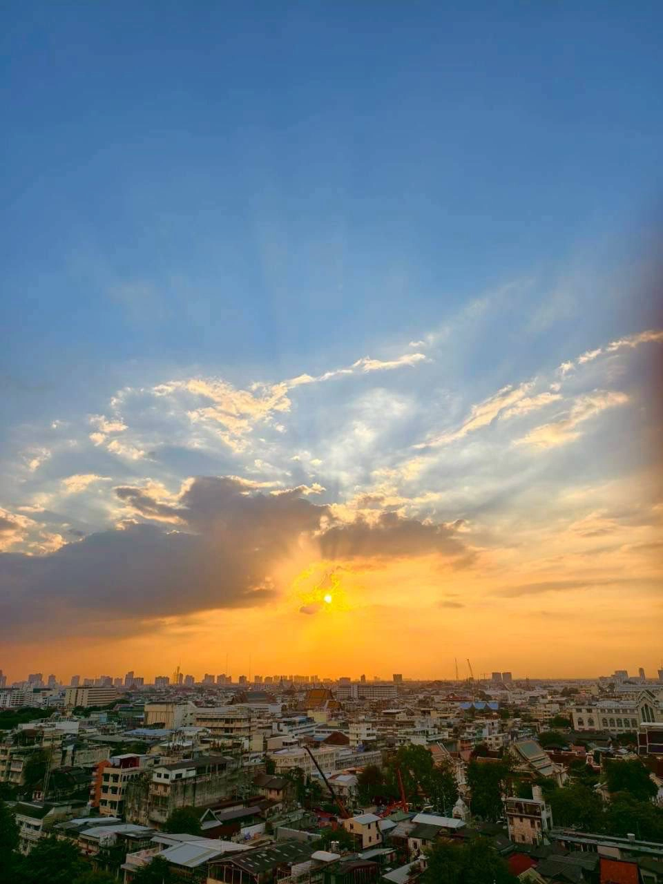 “วัดสระเกศฯ” ร่วมส่งท้ายปีเก่า ต้อนรับปีใหม่ ด้วยการเปิดให้ชม ‘ภูเขาทอง’ ถึง 4 ทุ่ม!!!ชมวิวพระอาทิตย์ตกดิน และทิวทัศน์อันงดงามยามค่ำคืน