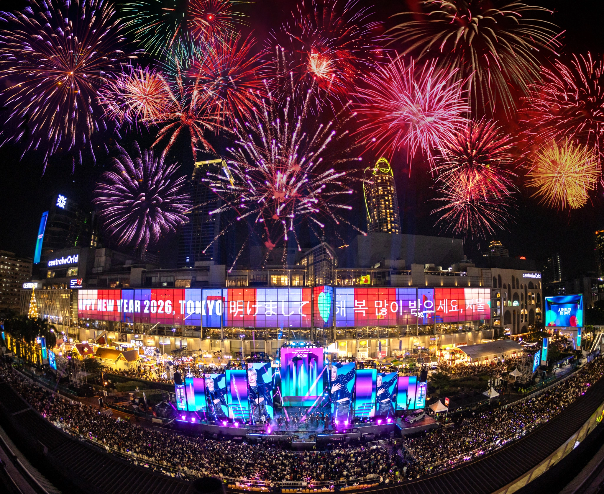 Times Square of Asia! เซ็นทรัลเวิลด์ ต้นแบบเคานต์ดาวน์ระดับโลกของไทย ยิ่งใหญ่ใจกลางเมือง