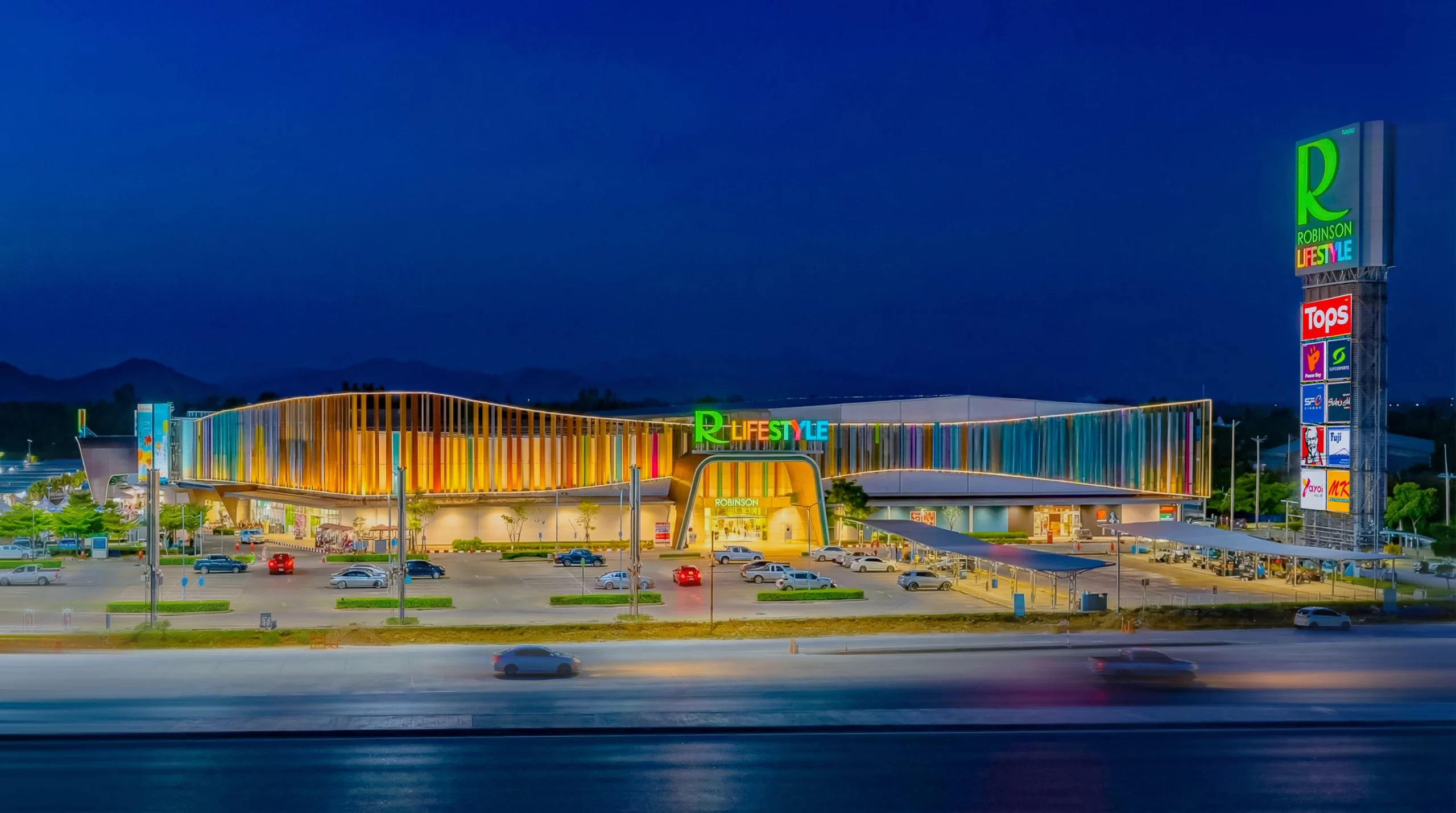 สัมผัสโฉมใหม่ โรบินสันไลฟ์สไตล์ กาญจนบุรีพร้อมกองทัพแบรนด์ทันกระแสกว่า 200 ร้านยกระดับเมืองกาญจน์ให้ฟีลกู๊ดกว่าเดิม!