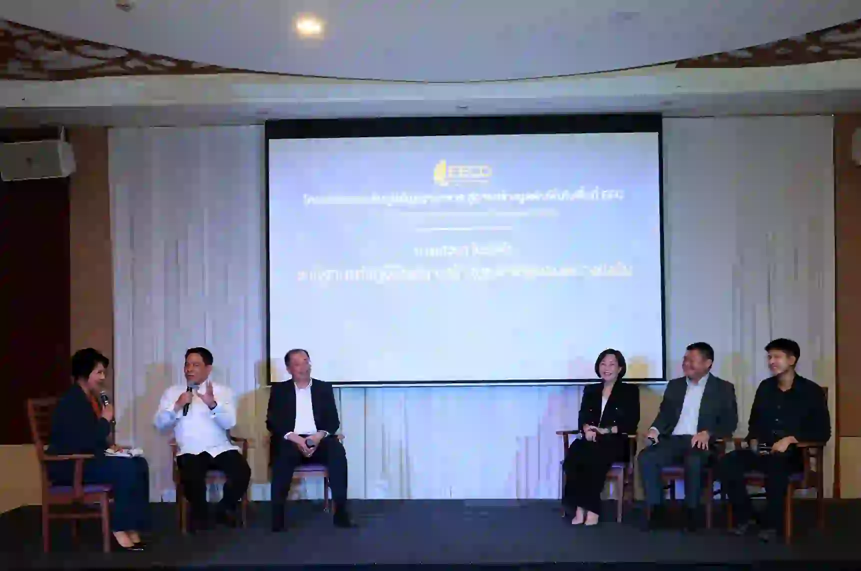 สกพอ. ปลุกพลัง “อาหารท้องถิ่น” สู่นวัตกรรมอาหารขับเคลื่อนเศรษฐกิจอีอีซีชู 30 เมนูต้นแบบ ช่วยสร้างมูลค่าเพิ่ม เชื่อมองค์ความรู้ภูมิปัญญาท้องถิ่นสู่ภาคการศึกษา- อุตสาหกรรม–ท่องเที่ยว–สร้างเศรษฐกิจชุมชนที่ยั่งยืน