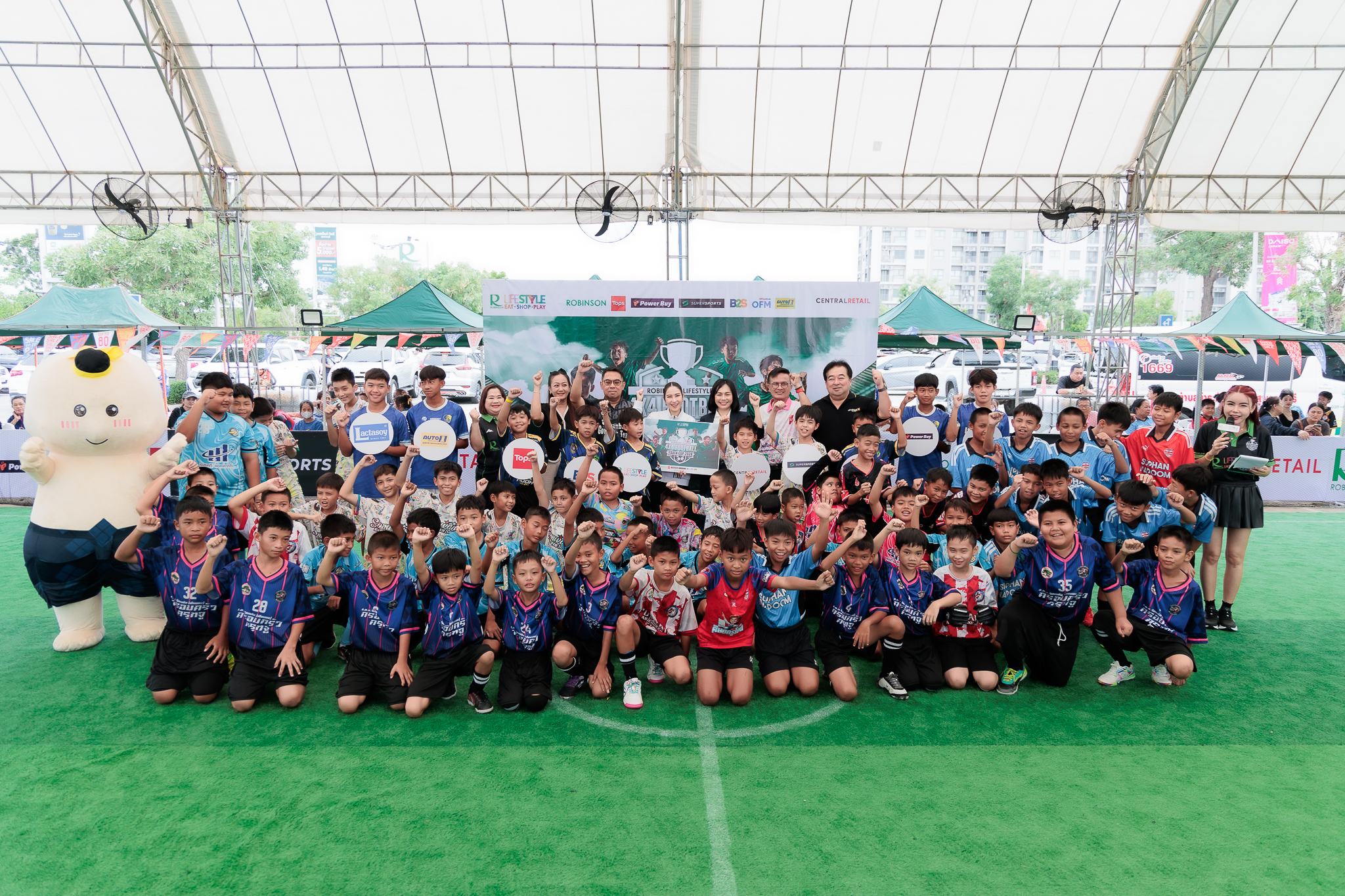 โรบินสันไลฟ์สไตล์ ชูกระแสฟุตบอลฟีเวอร์ อุ่นเครื่องรับมหกรรมฟุตบอลโลก 2026จัดทัวร์นาเมนต์เยาวชน – ฟุตบอลคลินิก – กิจกรรมธีมบอลโลกวันที่ 29 พ.ค. 69 – 19 ก.ค. 69 ที่โรบินสันไลฟ์สไตล์ทั่วประเทศ