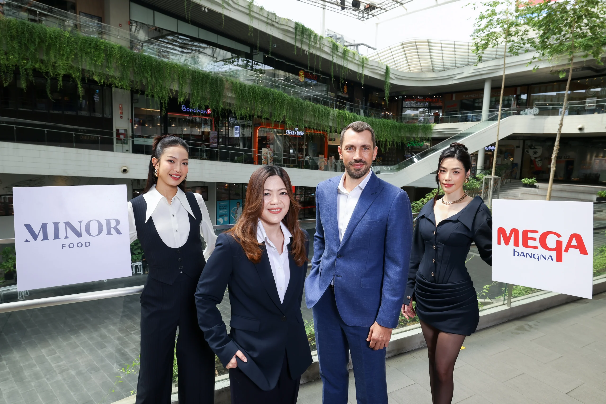 เมกาบางนา ผนึกกำลัง ไมเนอร์ ฟู้ดส่งแคมเปญ “MEGABANGNA X MINOR FOOD MONTH”สมาชิกเมกา สไมล์ รีวอร์ด แลกคะแนนรับเมนูอร่อยฟรี! จาก 6 ร้านดังตั้งแต่วันที่ 1 – 31 ก.ค. 69 ที่ศูนย์การค้าเมกาบางนา